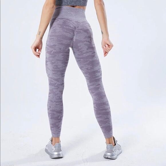 PURPLE HIGH WAIST CAMO SEAMLESS LEGGINGS-SQUAT PROOF-GREAT FIT! BNWT - Picture 1 of 3